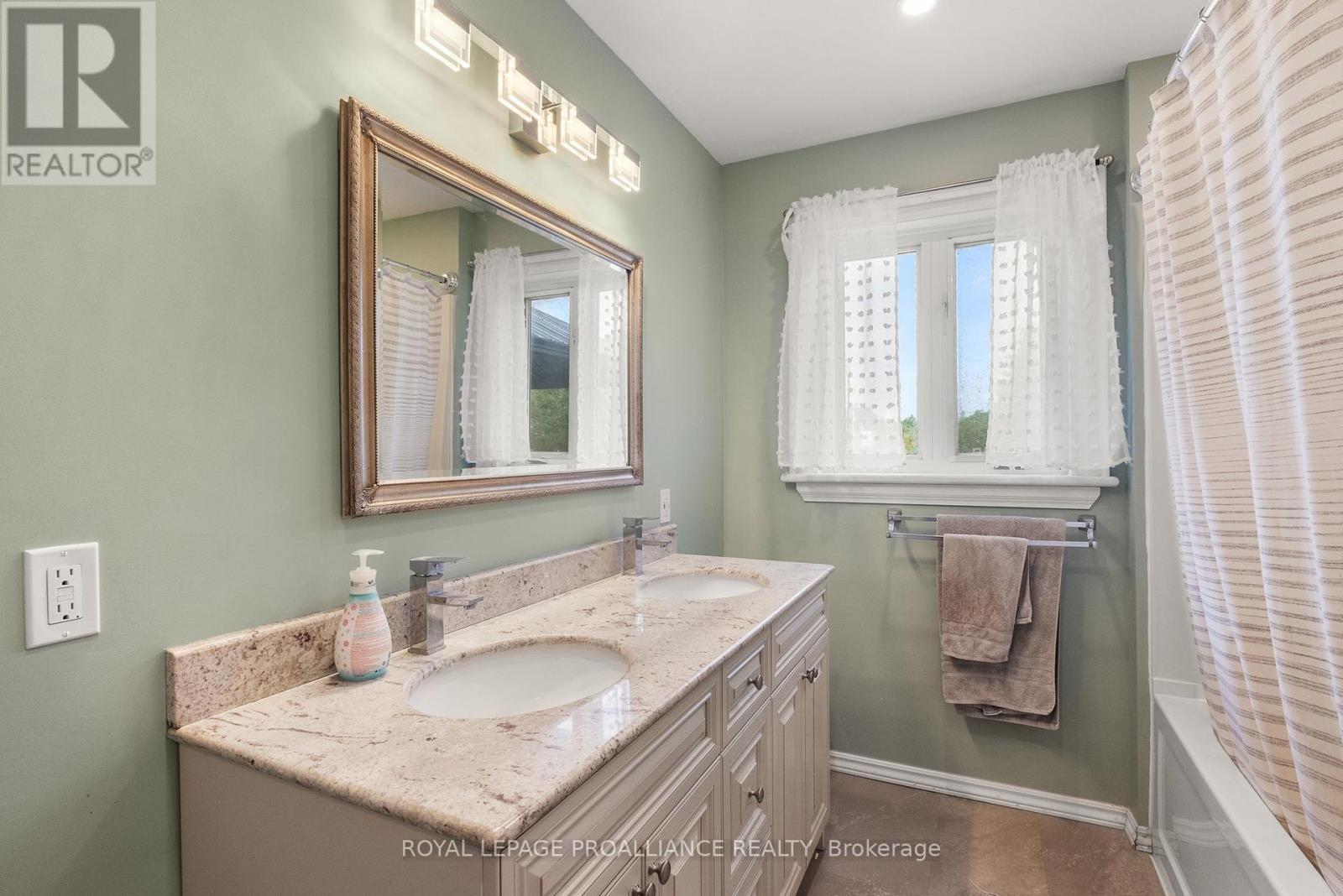 












8 ORIOLE CRESCENT

,
Hamilton Township (Baltimore),




Ontario
K0K1C0


