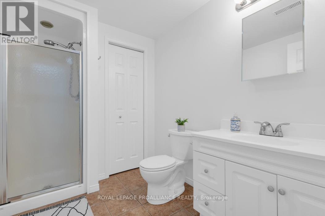 












35 LORAINE AVENUE

,
Quinte West (Trenton Ward),




Ontario
K8V6R4

