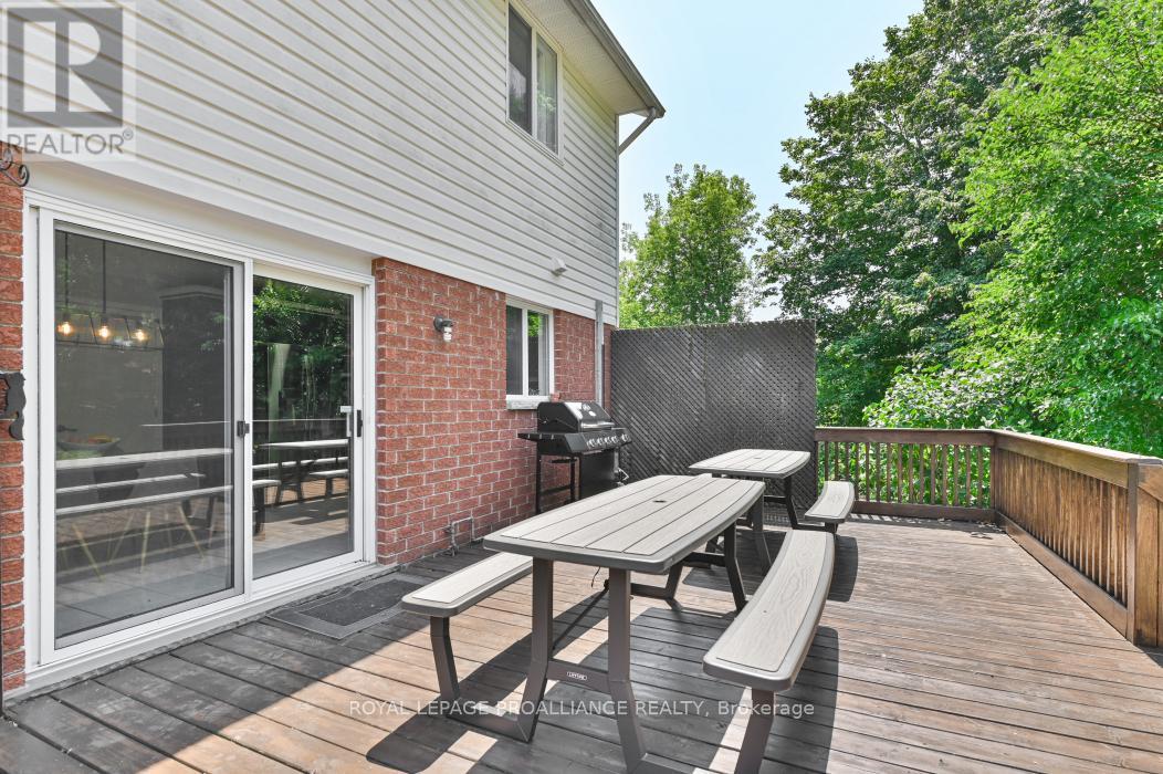 












35 LORAINE AVENUE

,
Quinte West (Trenton Ward),




Ontario
K8V6R4

