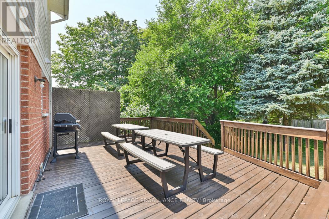 












35 LORAINE AVENUE

,
Quinte West (Trenton Ward),




Ontario
K8V6R4

