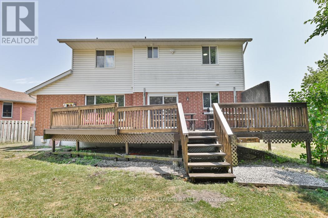 












35 LORAINE AVENUE

,
Quinte West (Trenton Ward),




Ontario
K8V6R4

