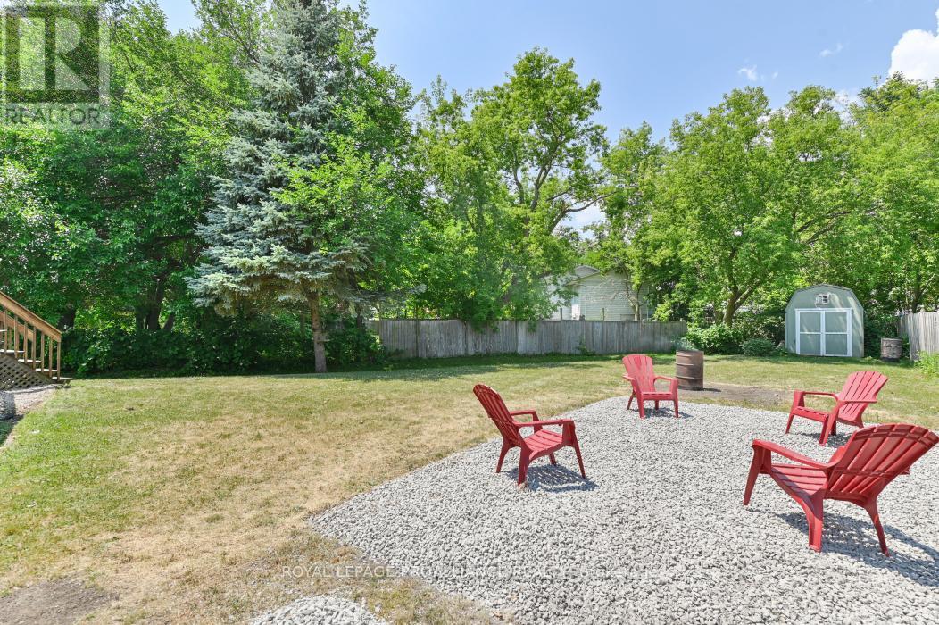 












35 LORAINE AVENUE

,
Quinte West (Trenton Ward),




Ontario
K8V6R4

