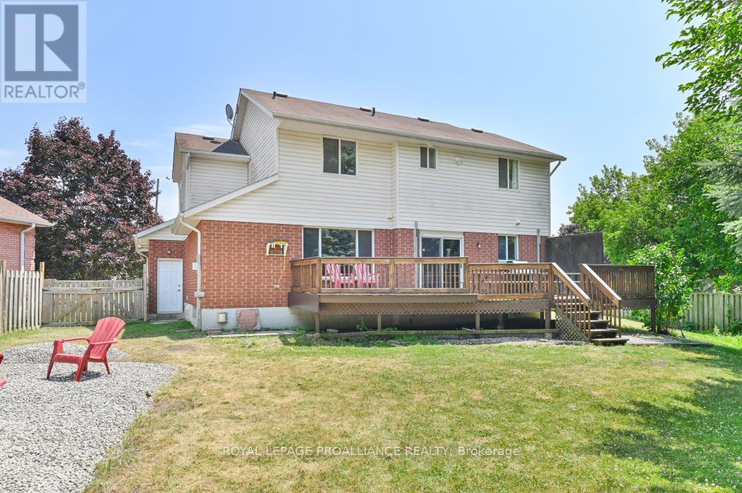 












35 LORAINE AVENUE

,
Quinte West (Trenton Ward),




Ontario
K8V6R4

