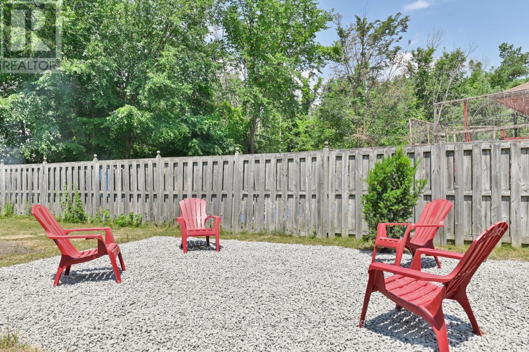 












35 LORAINE AVENUE

,
Quinte West (Trenton Ward),




Ontario
K8V6R4

