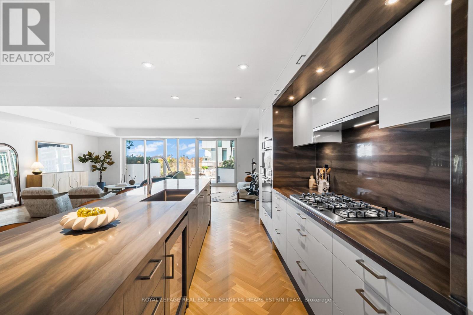 












213 - 155 MERCHANTS' WHARF

,
Toronto,




Ontario
M5A0Y4

