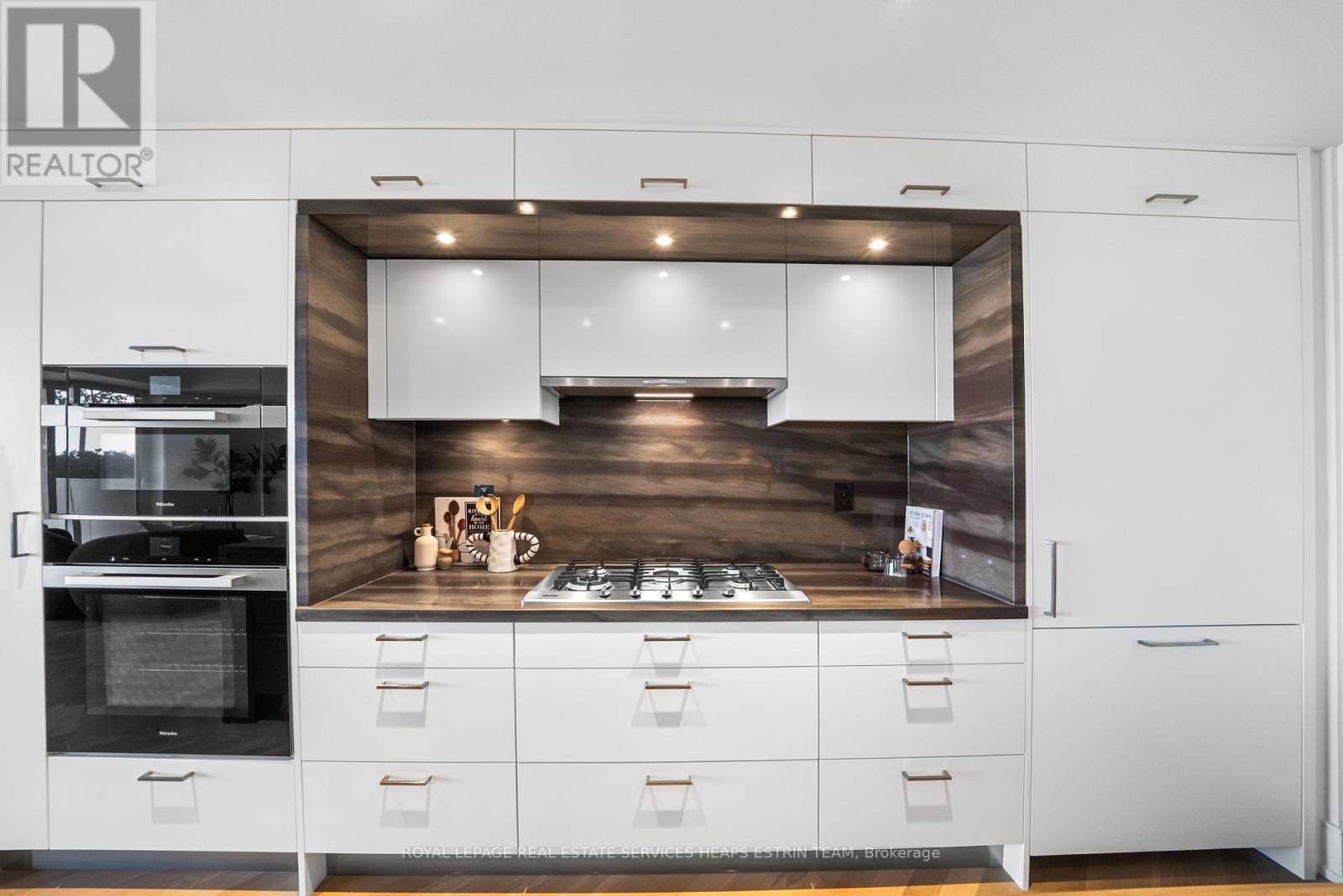 












213 - 155 MERCHANTS' WHARF

,
Toronto,




Ontario
M5A0Y4

