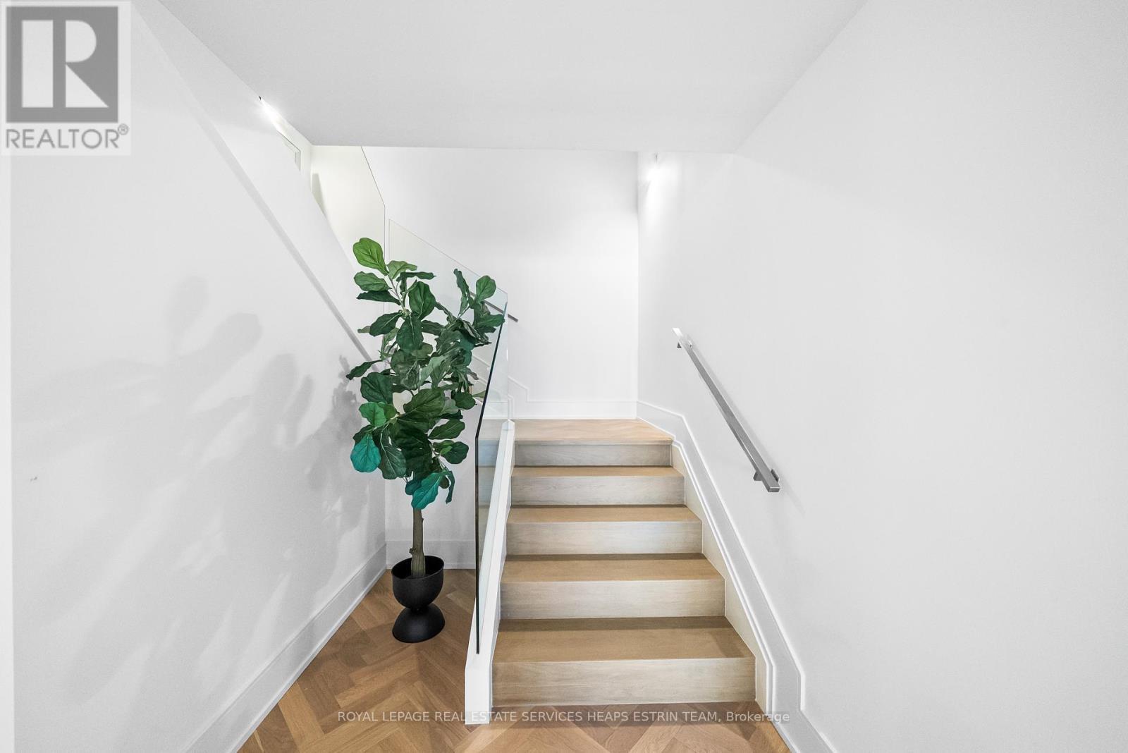 












213 - 155 MERCHANTS' WHARF

,
Toronto,




Ontario
M5A0Y4

