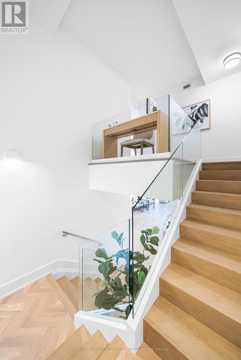 












213 - 155 MERCHANTS' WHARF

,
Toronto,




Ontario
M5A0Y4

