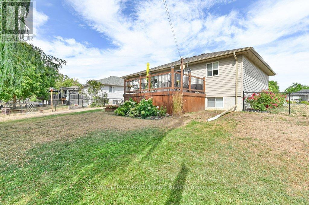 












12 STONEGATE CRESCENT

,
Quinte West (Frankford Ward),




Ontario
K0K2C0

