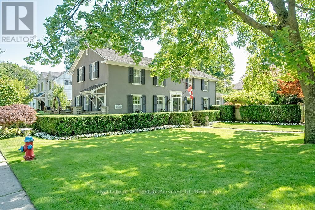 












53 THOMAS STREET

,
Oakville (OO Old Oakville),




Ontario
L6J3A2

