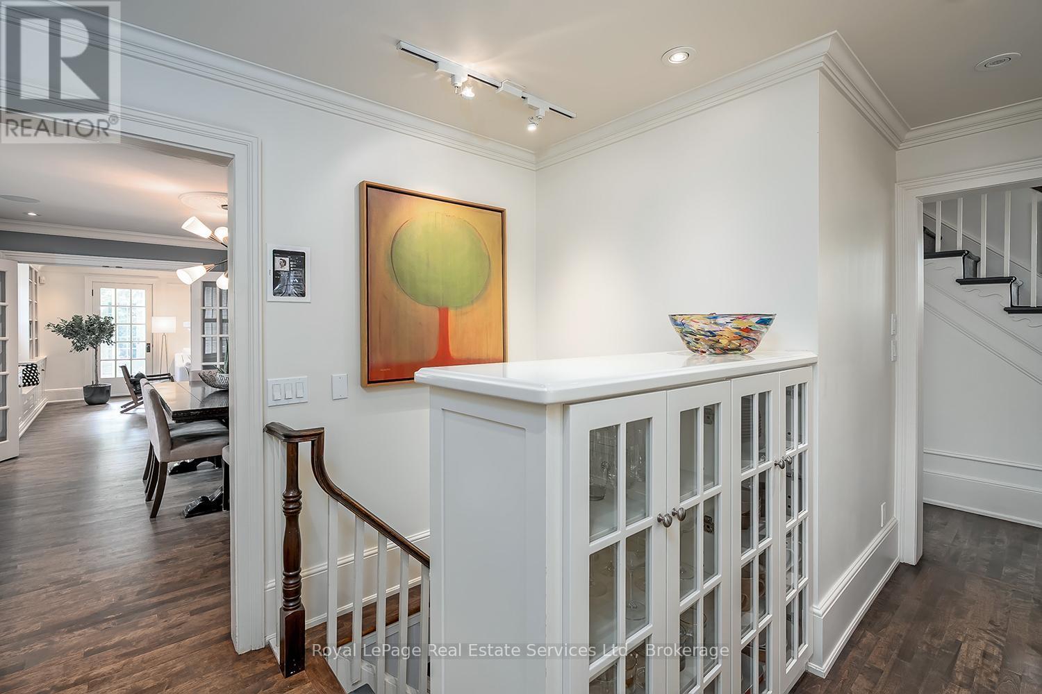 












53 THOMAS STREET

,
Oakville (OO Old Oakville),




Ontario
L6J3A2

