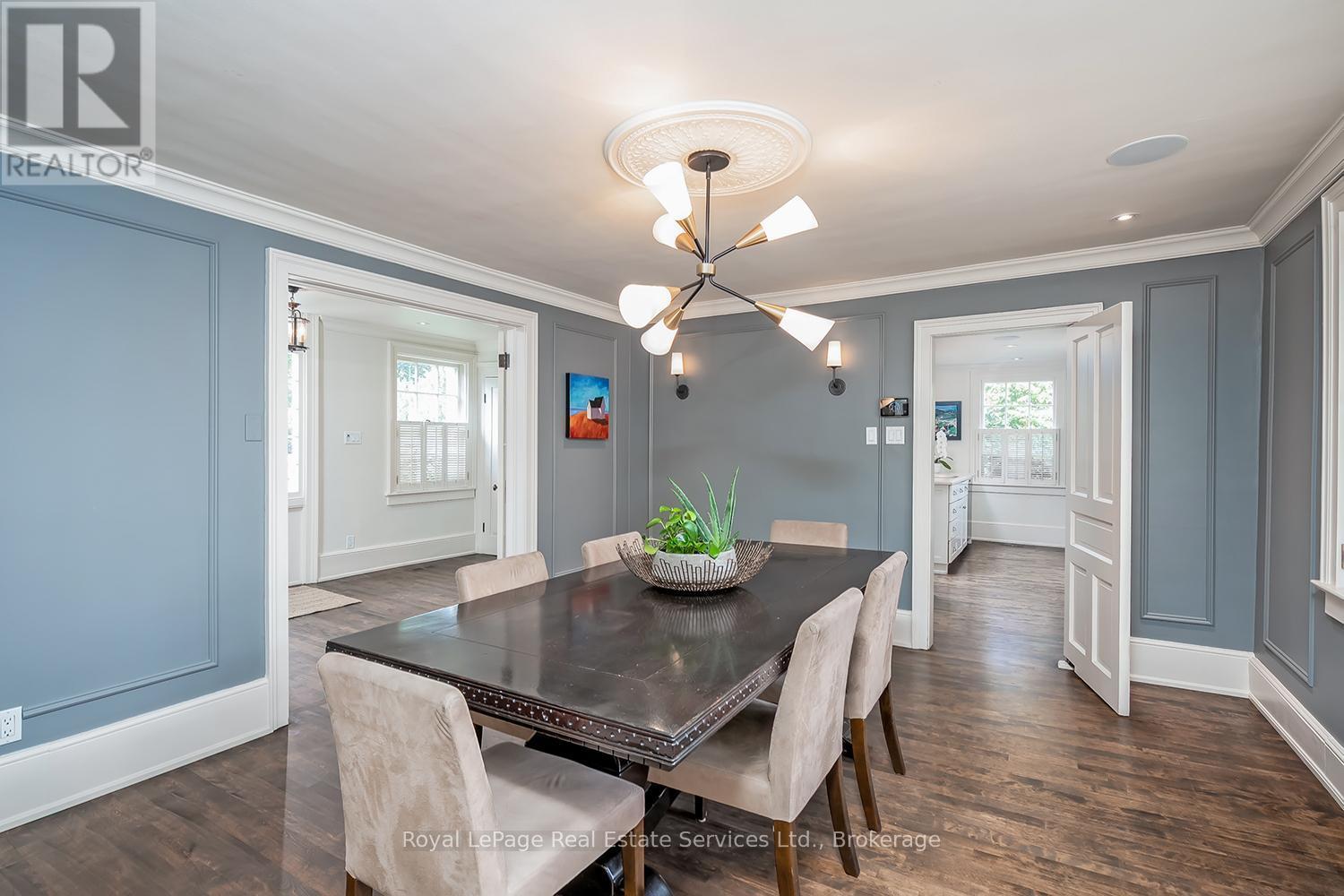 












53 THOMAS STREET

,
Oakville (OO Old Oakville),




Ontario
L6J3A2

