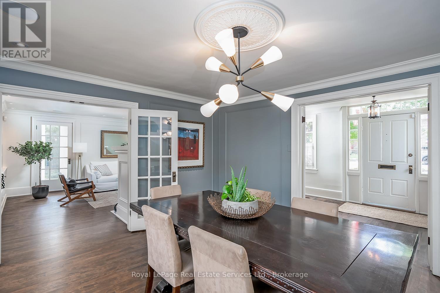 












53 THOMAS STREET

,
Oakville (OO Old Oakville),




Ontario
L6J3A2

