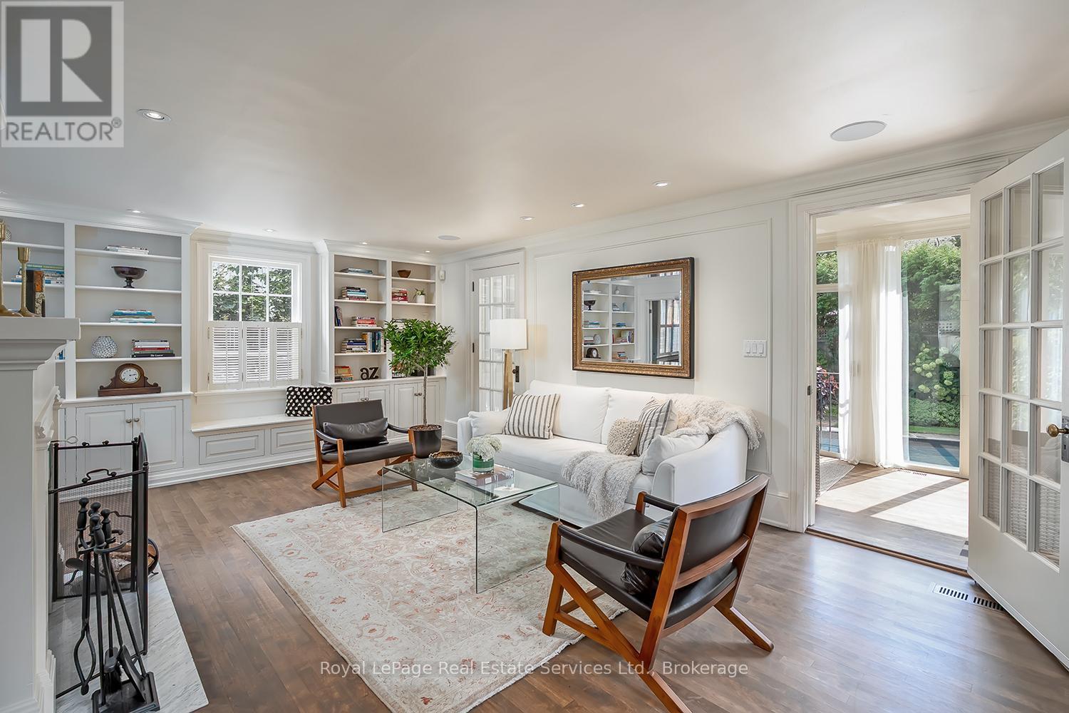 












53 THOMAS STREET

,
Oakville (OO Old Oakville),




Ontario
L6J3A2

