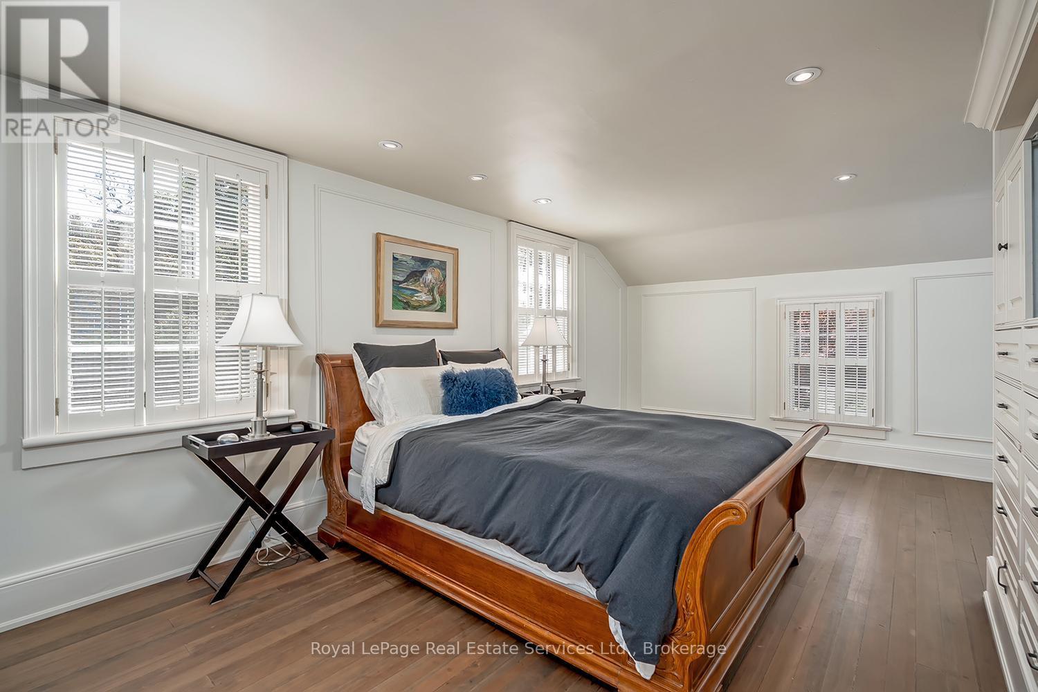 












53 THOMAS STREET

,
Oakville (OO Old Oakville),




Ontario
L6J3A2

