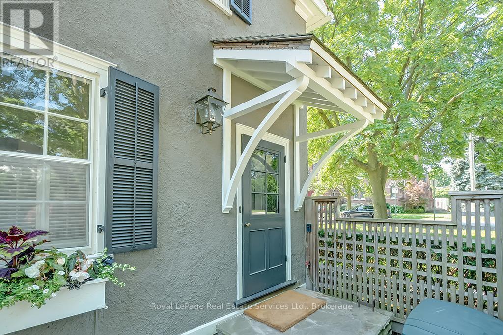 












53 THOMAS STREET

,
Oakville (OO Old Oakville),




Ontario
L6J3A2

