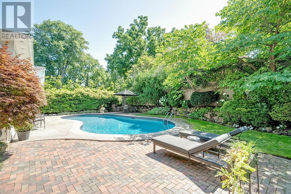 












53 THOMAS STREET

,
Oakville (OO Old Oakville),




Ontario
L6J3A2

