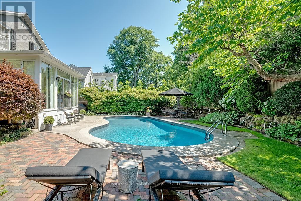 












53 THOMAS STREET

,
Oakville (OO Old Oakville),




Ontario
L6J3A2

