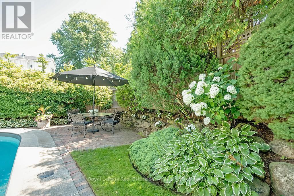 












53 THOMAS STREET

,
Oakville (OO Old Oakville),




Ontario
L6J3A2

