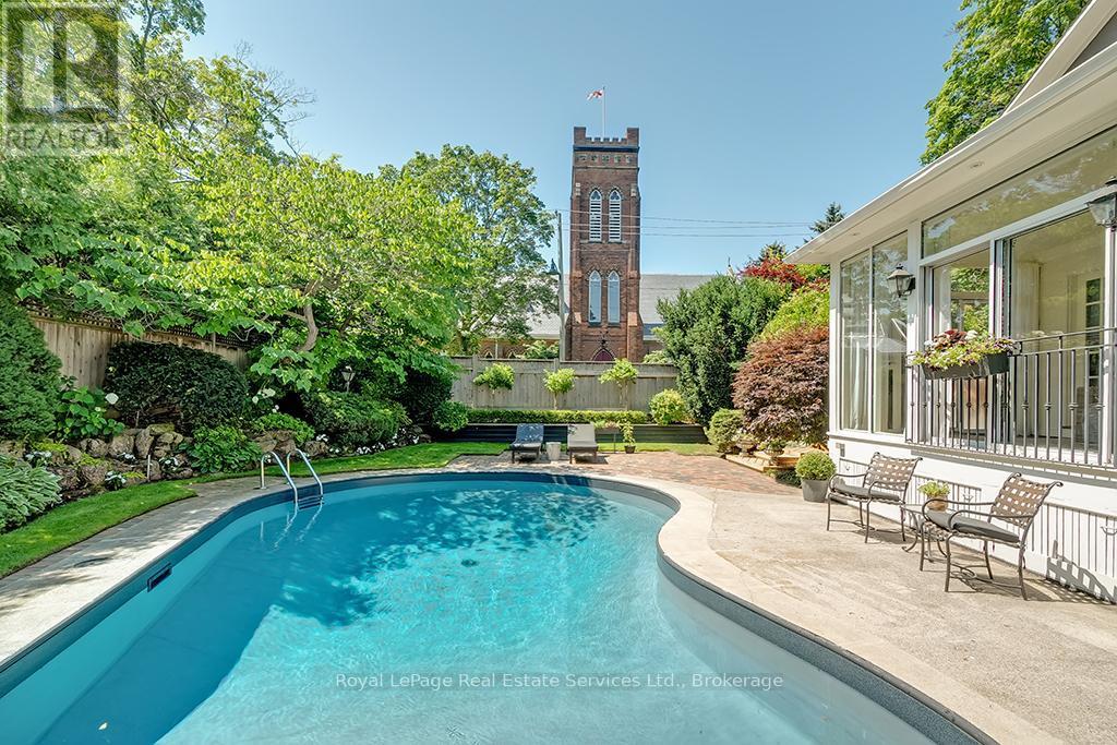 












53 THOMAS STREET

,
Oakville (OO Old Oakville),




Ontario
L6J3A2

