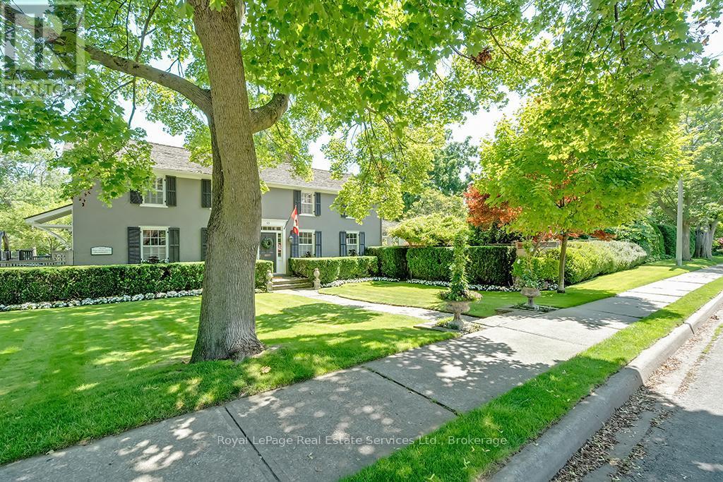 












53 THOMAS STREET

,
Oakville (OO Old Oakville),




Ontario
L6J3A2

