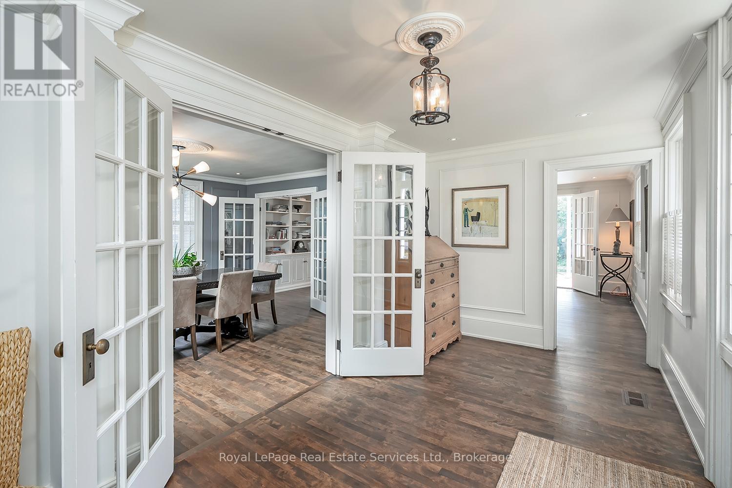 












53 THOMAS STREET

,
Oakville (OO Old Oakville),




Ontario
L6J3A2

