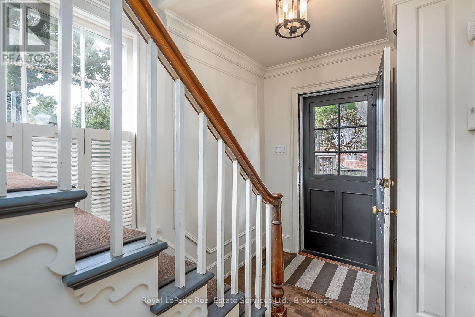 












53 THOMAS STREET

,
Oakville (OO Old Oakville),




Ontario
L6J3A2

