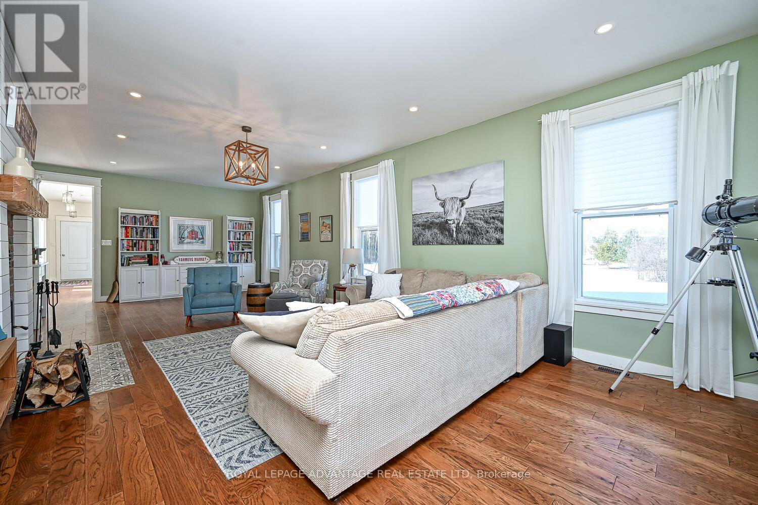 












455 CHURCHILL ROAD

,
Drummond/North Elmsley,




Ontario
K7A4S4

