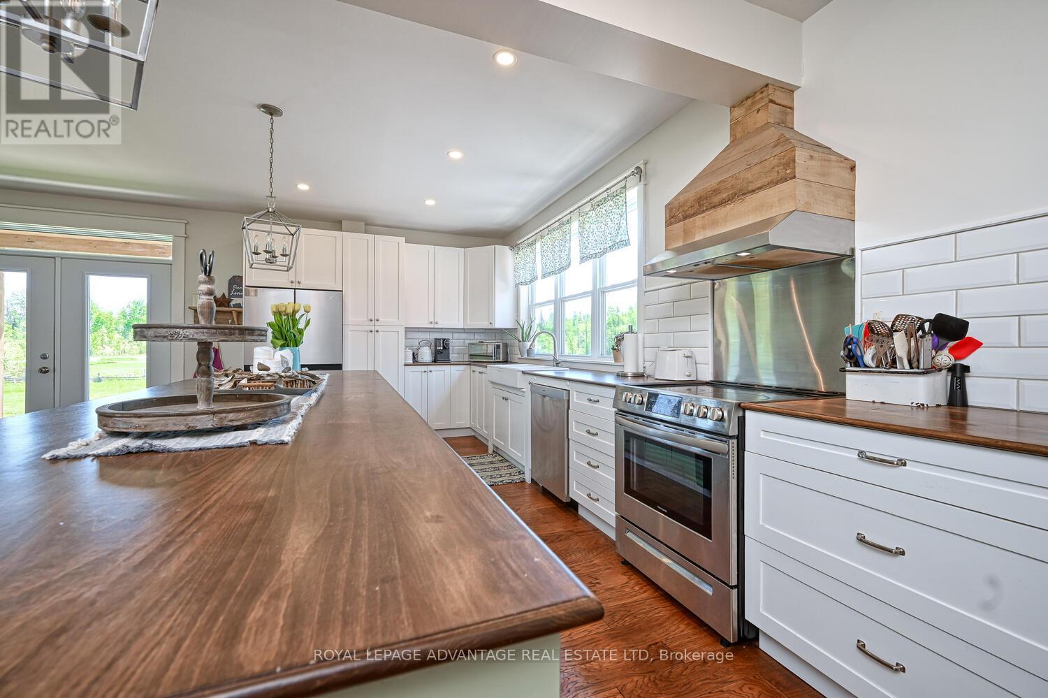 












455 CHURCHILL ROAD

,
Drummond/North Elmsley,




Ontario
K7A4S4

