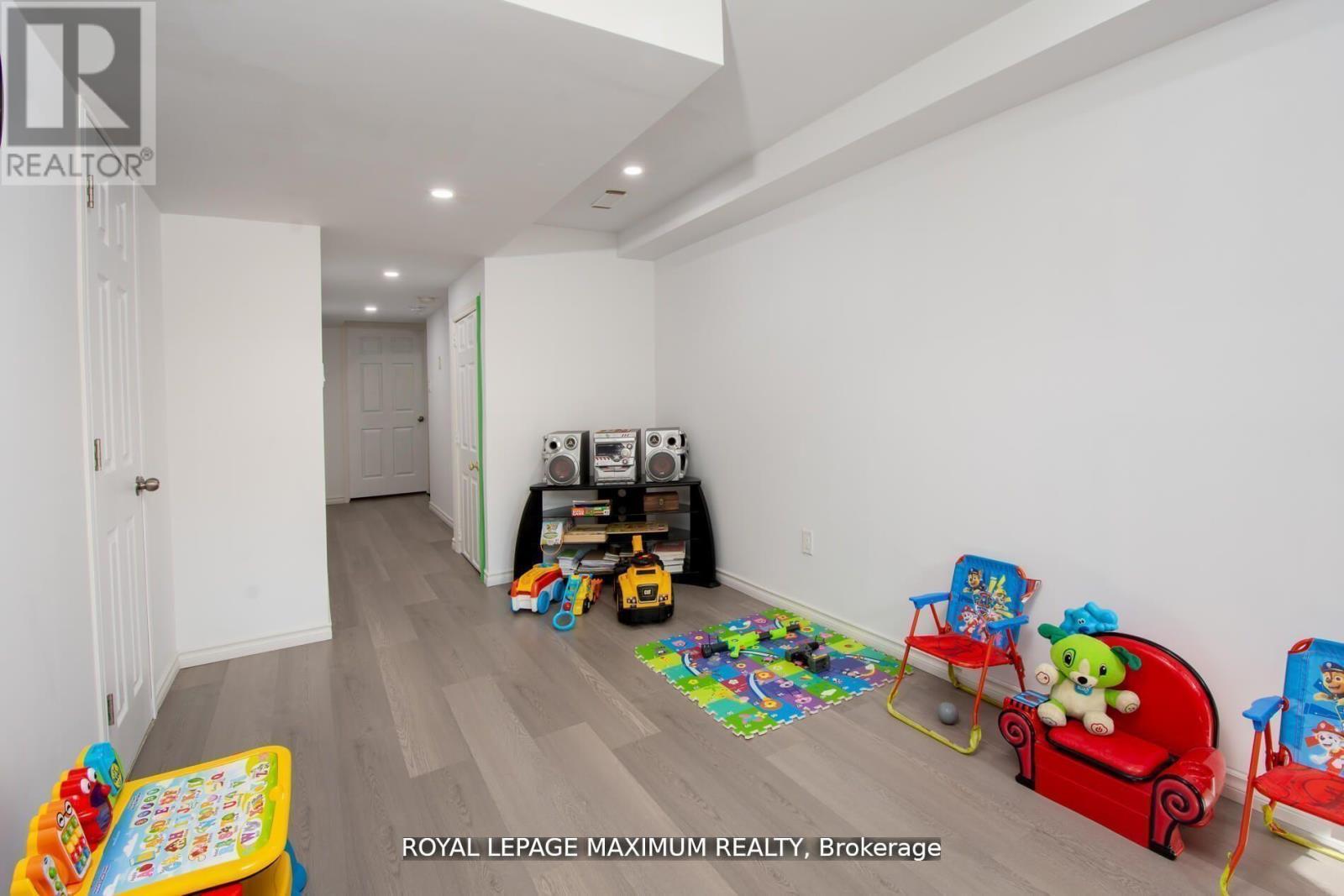 












8 - 31 TOWNLINE

,
Orangeville,




Ontario
L9W2K7

