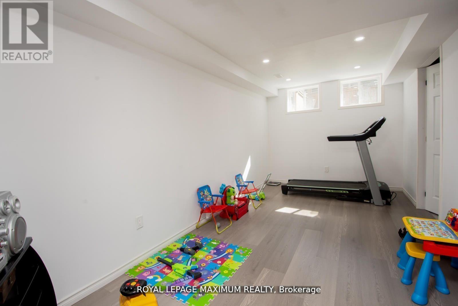 












8 - 31 TOWNLINE

,
Orangeville,




Ontario
L9W2K7

