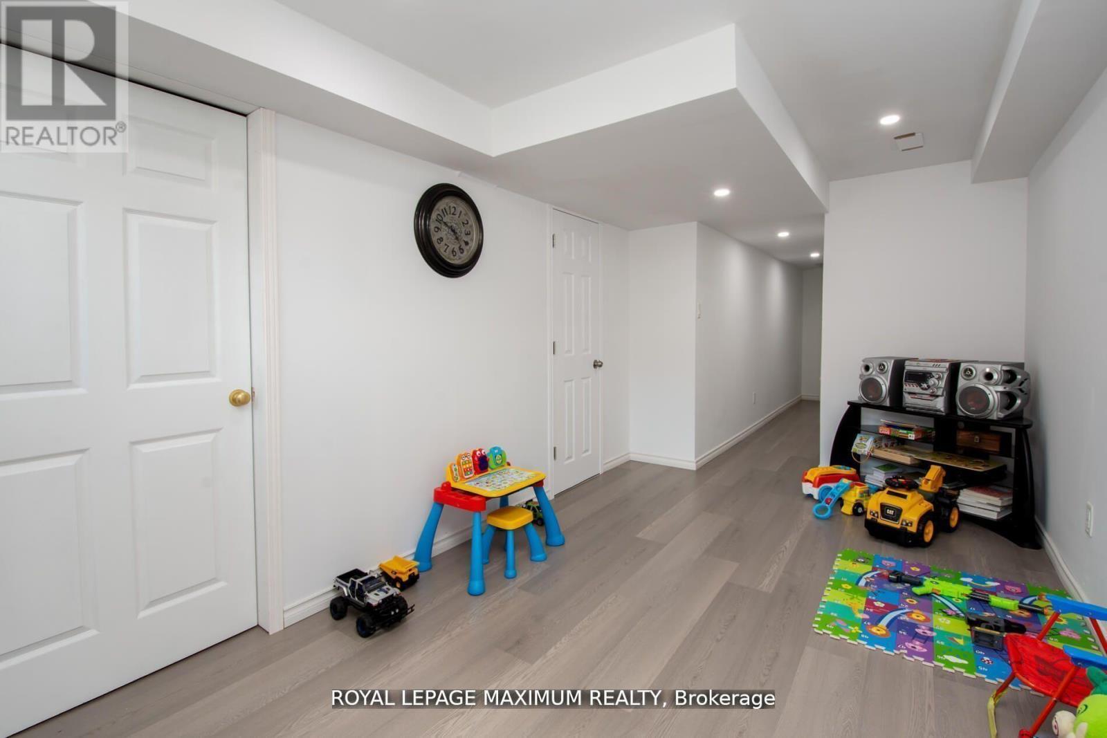 












8 - 31 TOWNLINE

,
Orangeville,




Ontario
L9W2K7

