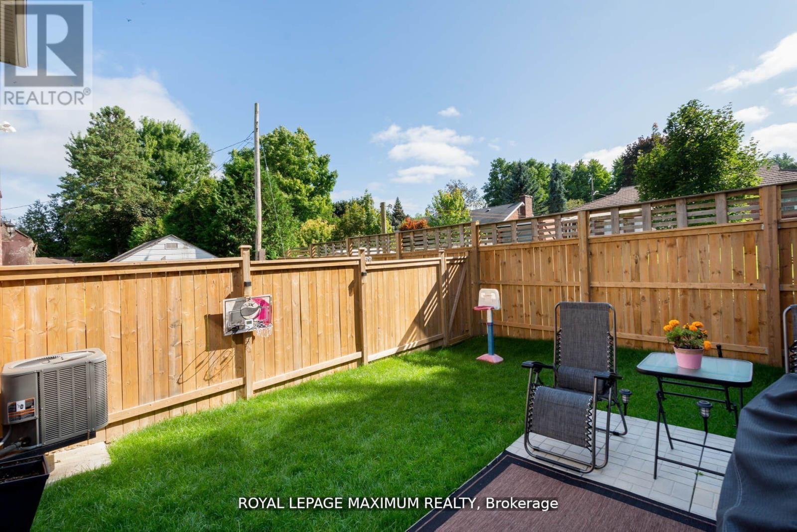 












8 - 31 TOWNLINE

,
Orangeville,




Ontario
L9W2K7

