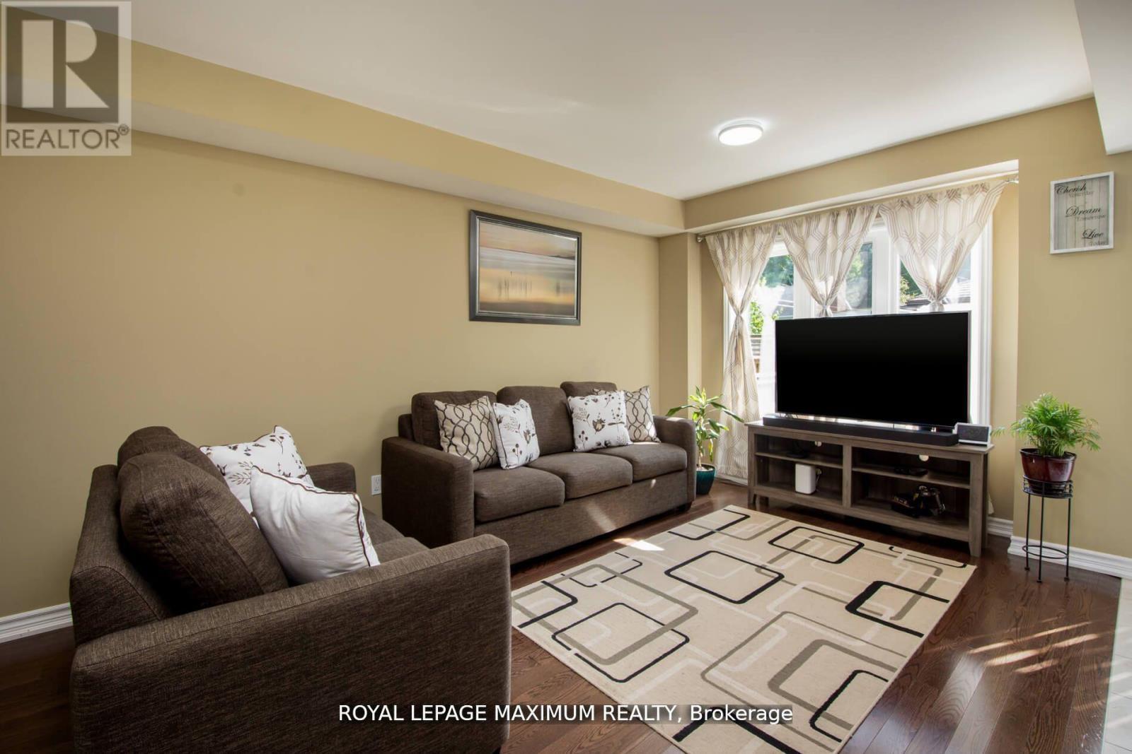 












8 - 31 TOWNLINE

,
Orangeville,




Ontario
L9W2K7

