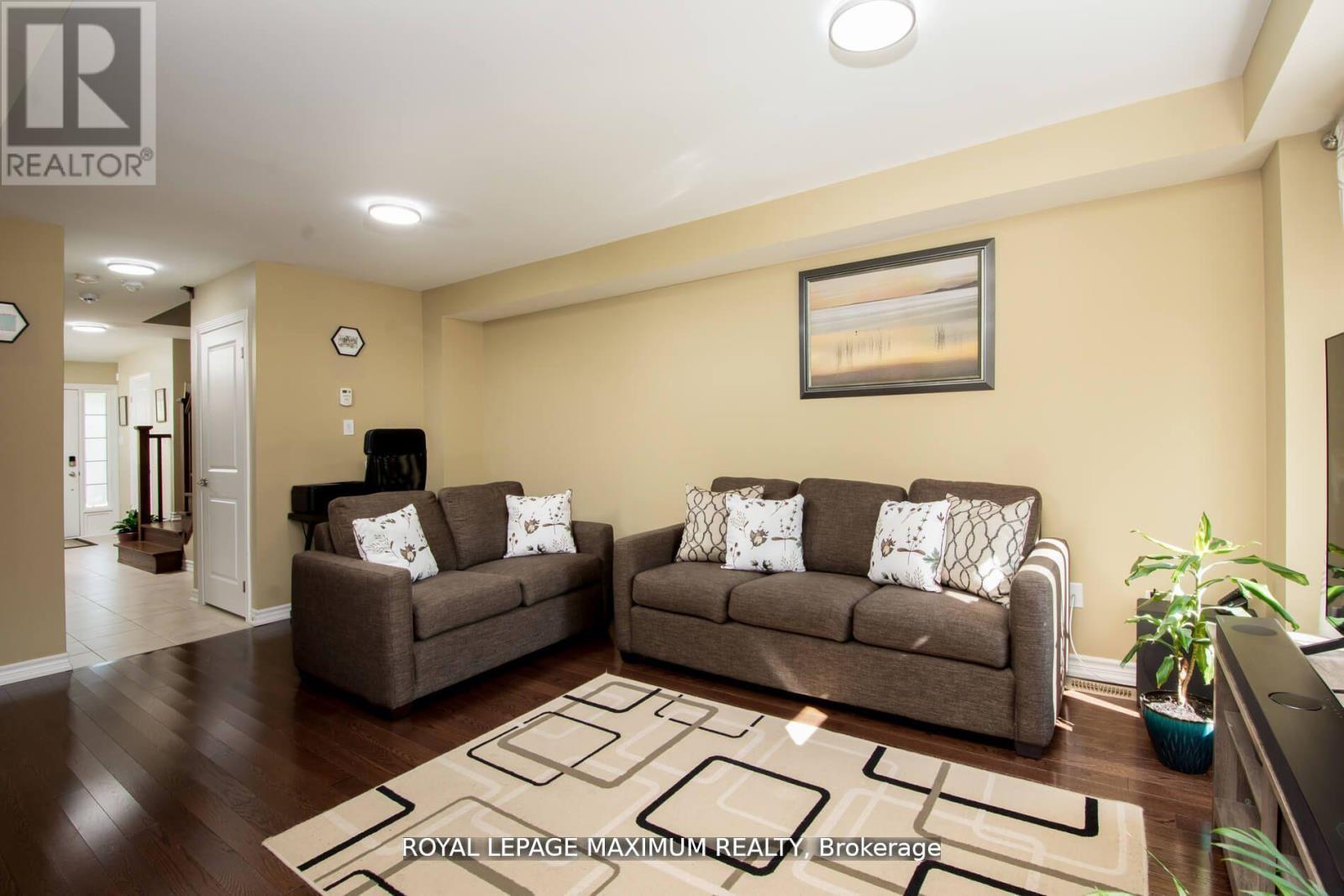 












8 - 31 TOWNLINE

,
Orangeville,




Ontario
L9W2K7

