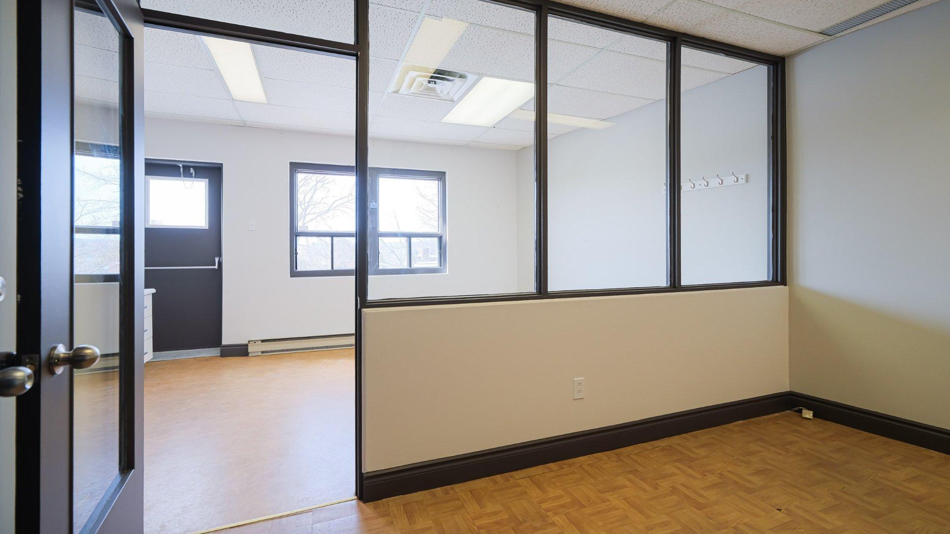 









954


Rue Labelle

,
Saint-Jérôme,




QC
J7Z5M8

