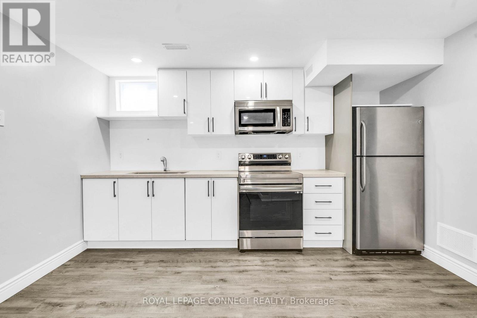 












BASEMENT - 3B GEORGE STREET

,
Innisfil,




Ontario
L0L1L0


