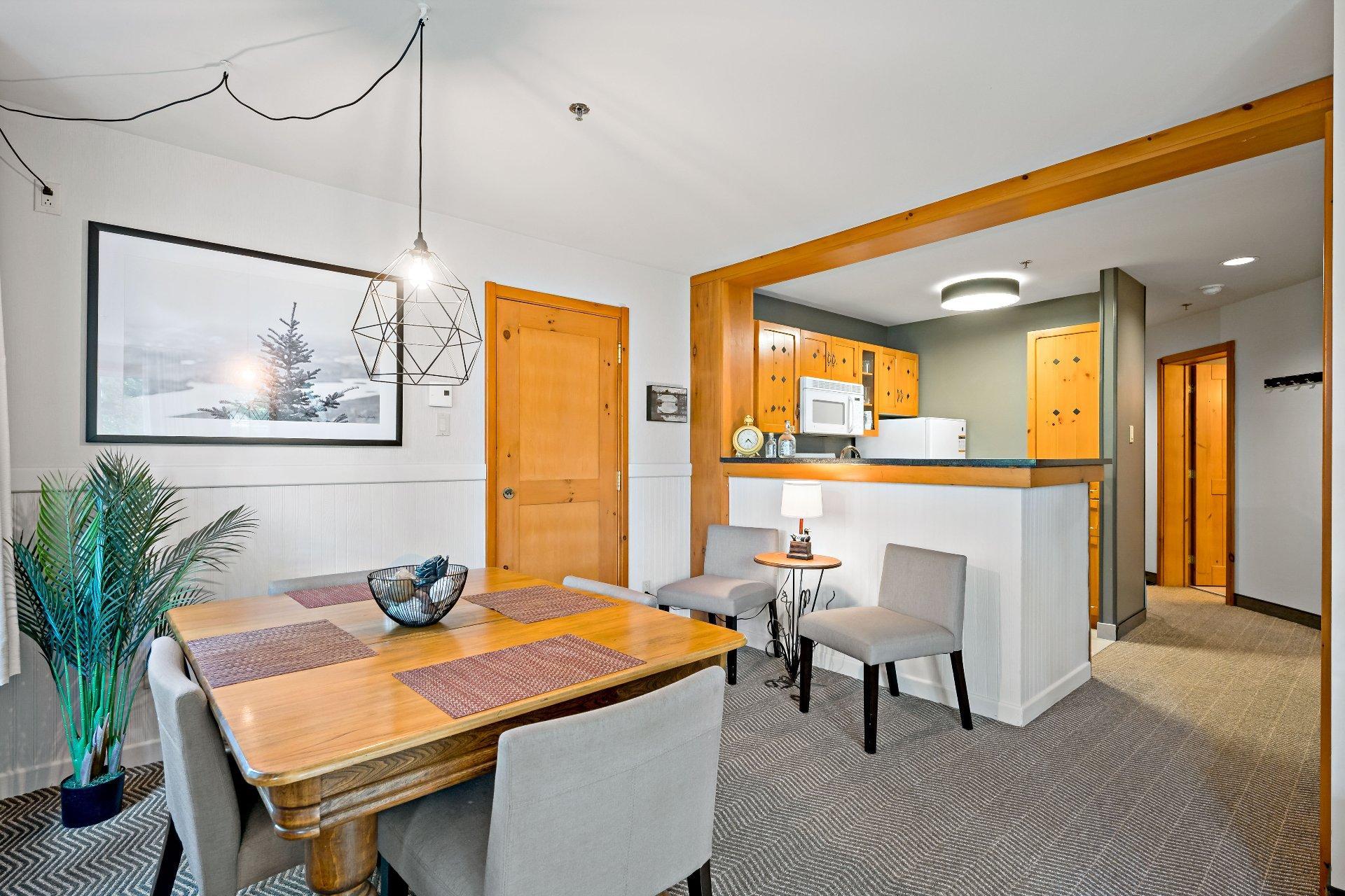 









140


Ch. au Pied-de-la-Montagne

, 313,
Mont-Tremblant,




QC
J8E3M2

