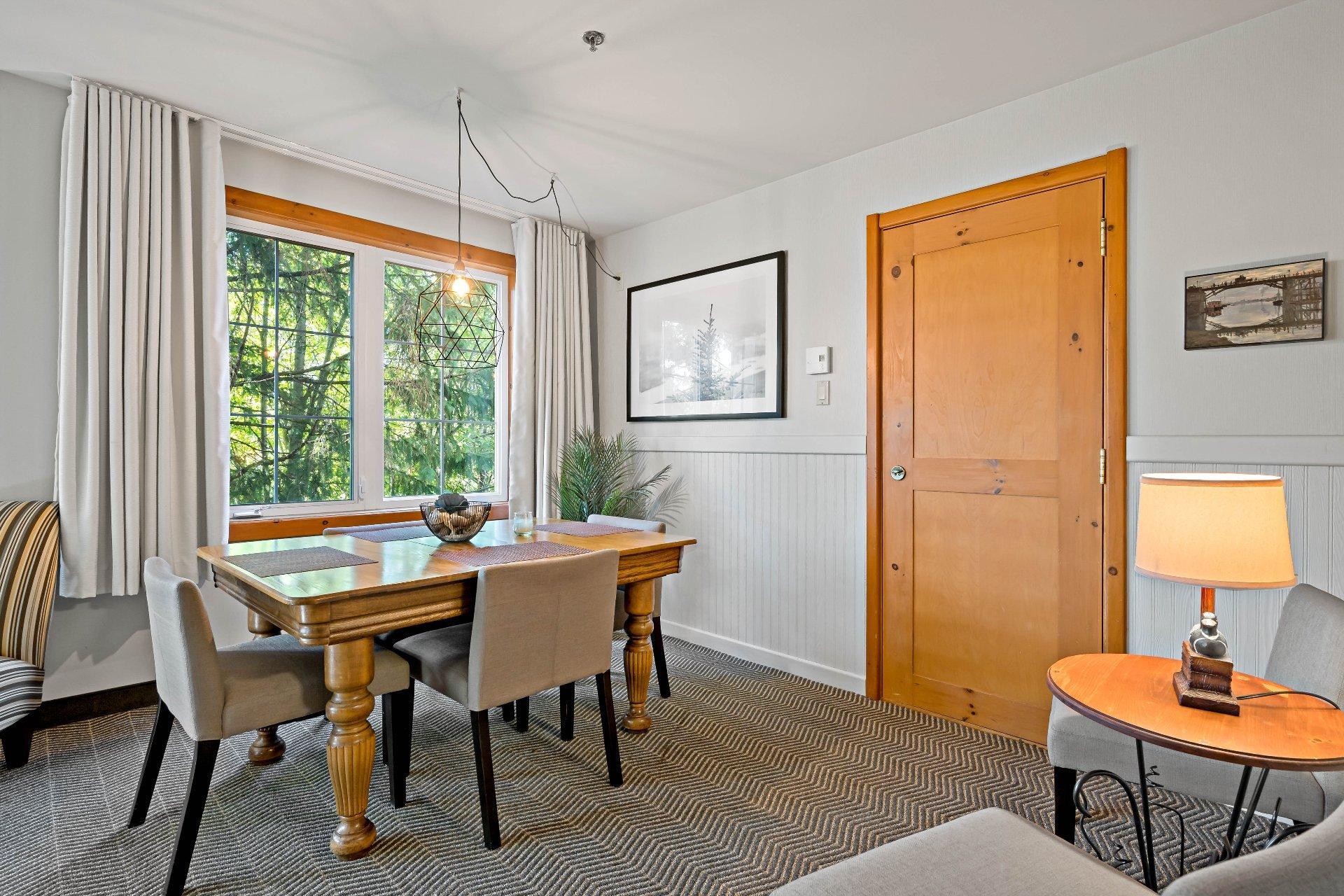 









140


Ch. au Pied-de-la-Montagne

, 313,
Mont-Tremblant,




QC
J8E3M2

