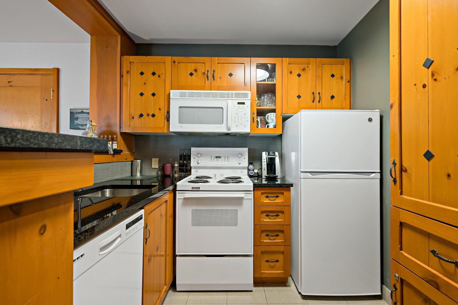 









140


Ch. au Pied-de-la-Montagne

, 313,
Mont-Tremblant,




QC
J8E3M2

