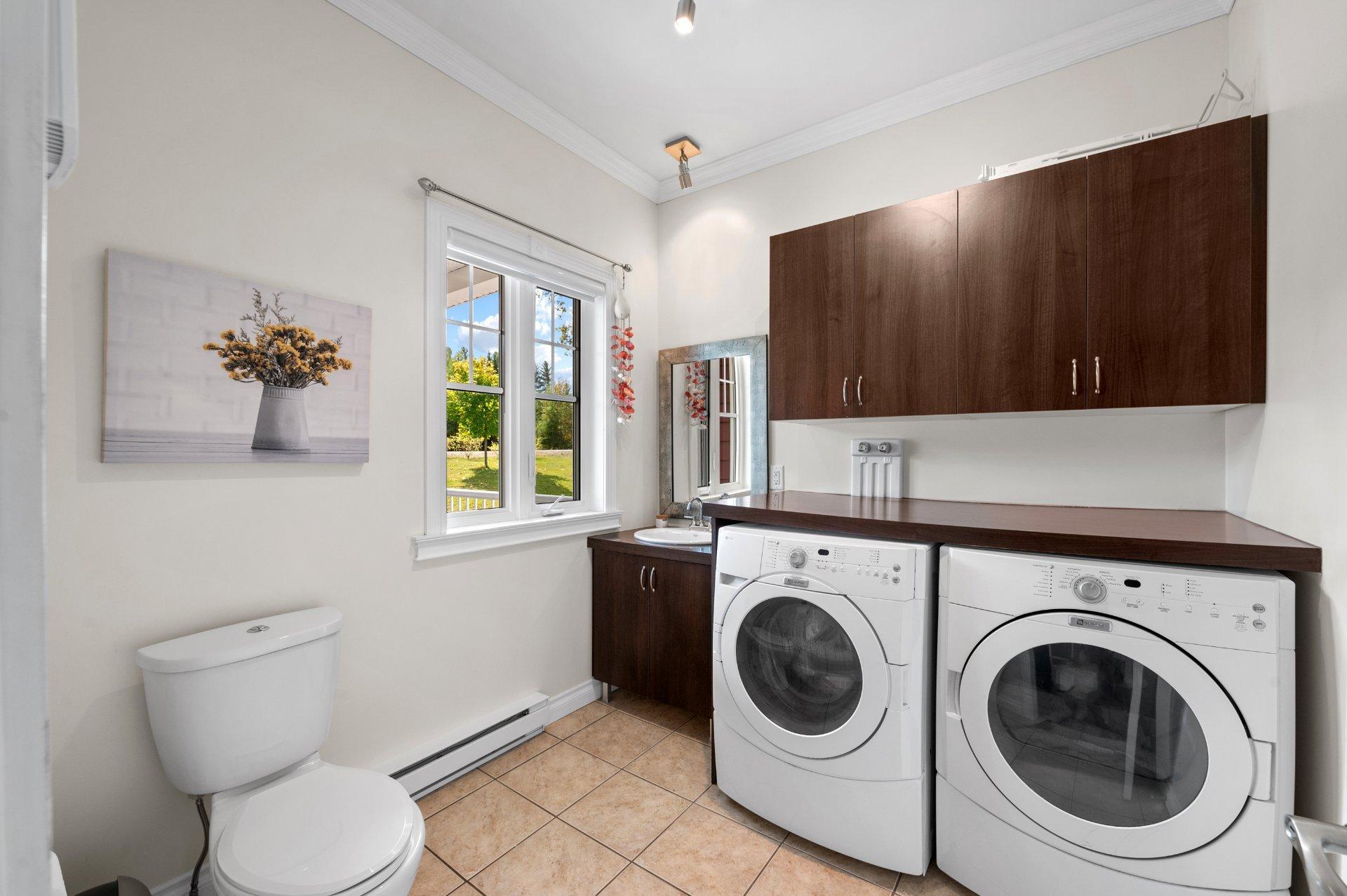 









739


Rue des Grands-Pins

,
Mont-Tremblant,




QC
J8E0B2

