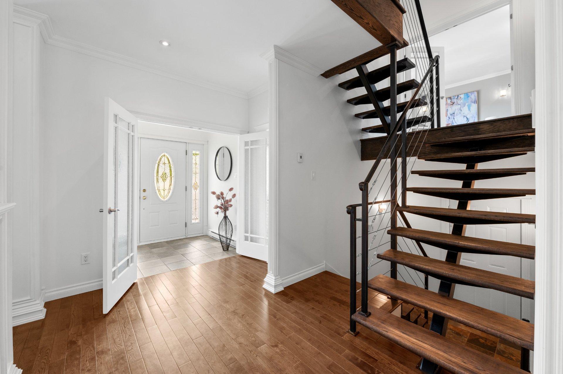 









739


Rue des Grands-Pins

,
Mont-Tremblant,




QC
J8E0B2

