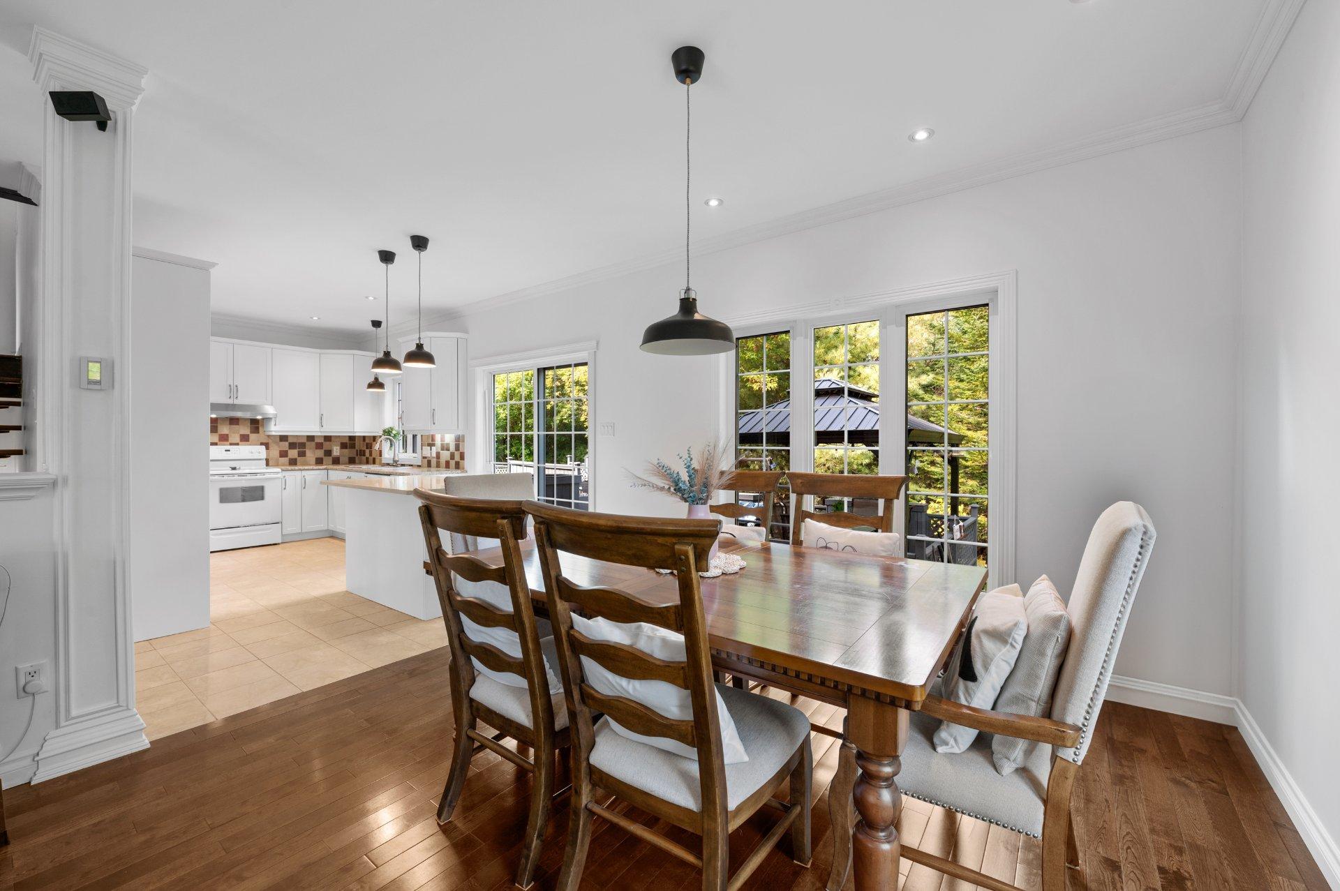 









739


Rue des Grands-Pins

,
Mont-Tremblant,




QC
J8E0B2

