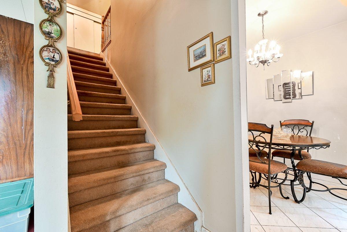 









545


Rue de Springfield

,
Longueuil (Greenfield Park),




QC
J4V1X9


