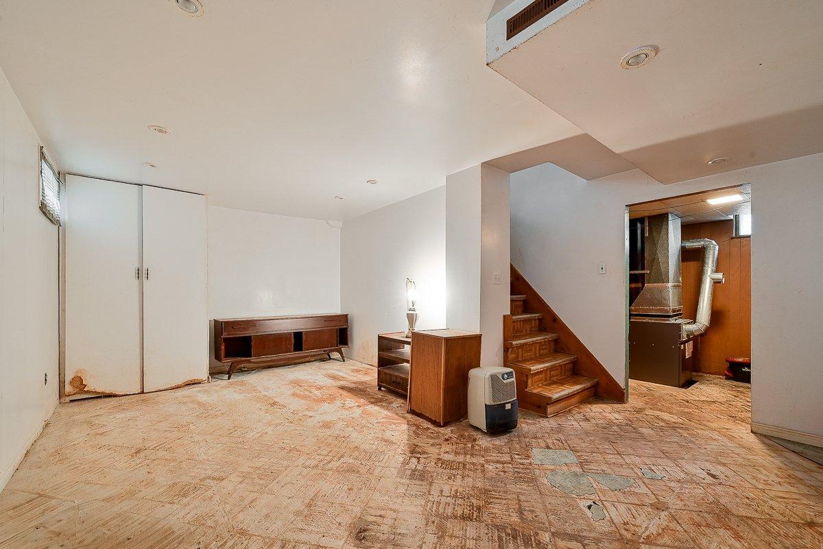 









545


Rue de Springfield

,
Longueuil (Greenfield Park),




QC
J4V1X9

