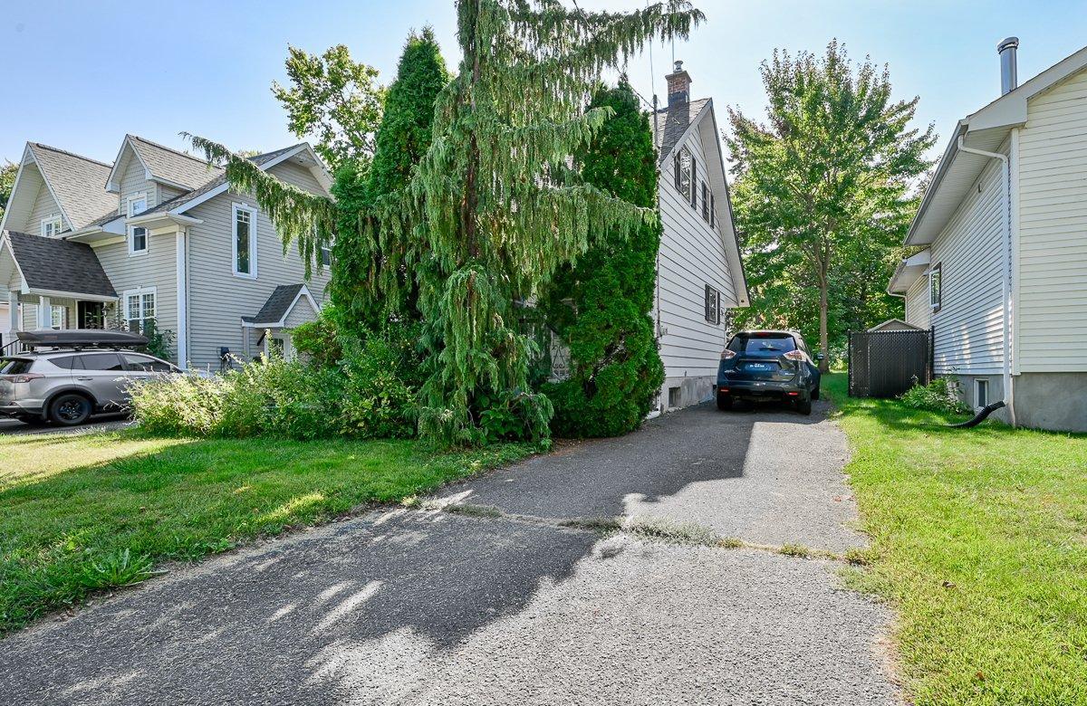 









545


Rue de Springfield

,
Longueuil (Greenfield Park),




QC
J4V1X9

