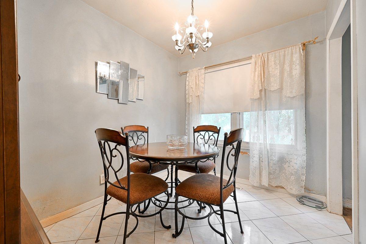 









545


Rue de Springfield

,
Longueuil (Greenfield Park),




QC
J4V1X9

