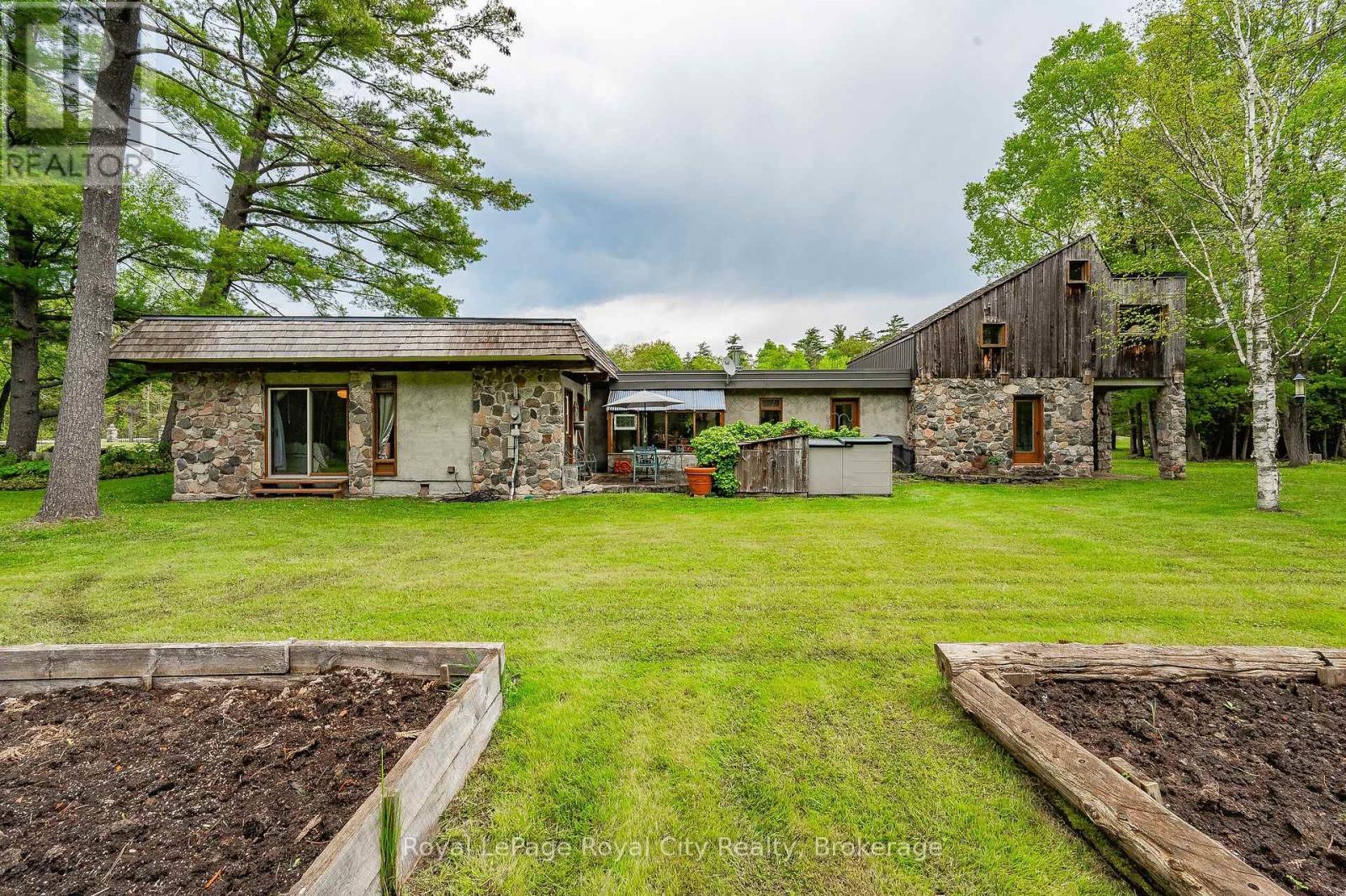 












1159 CAMPBELLVILLE ROAD

,
Milton,




Ontario
L0P1B0

