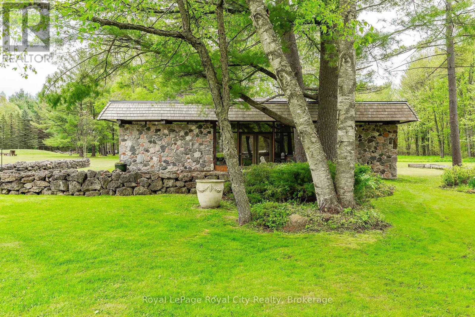 












1159 CAMPBELLVILLE ROAD

,
Milton,




Ontario
L0P1B0

