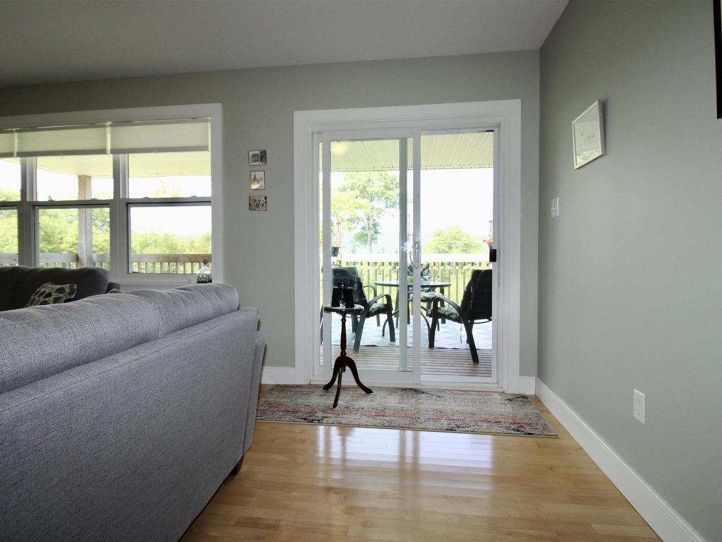 












11599 Kempt Head Road

,
Boularderie Center,




NS
B1X 1K6

